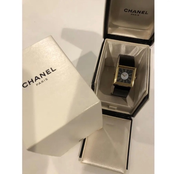 CHANEL WATCH - Picture 8 of 16